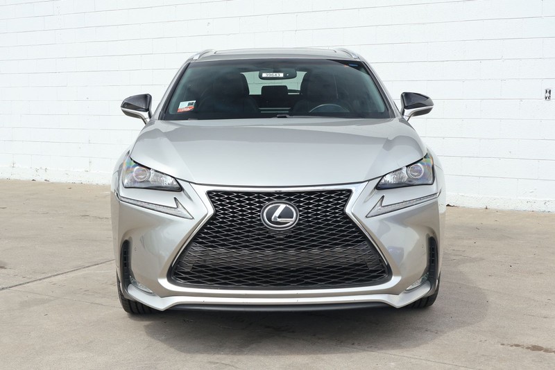 Lexus NX 200t Vehicle Full-screen Gallery Image 02