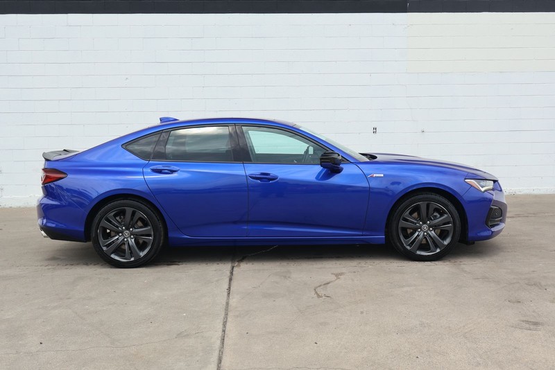 Acura TLX Vehicle Full-screen Gallery Image 04