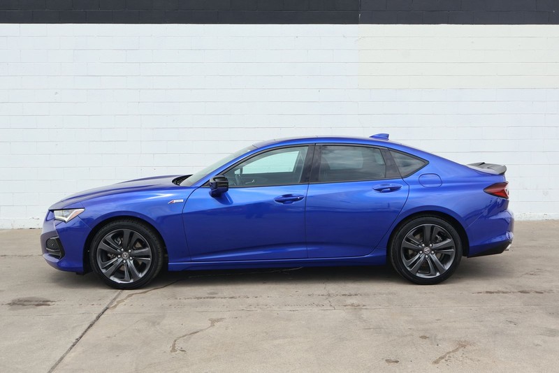 Acura TLX Vehicle Full-screen Gallery Image 11