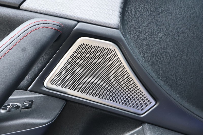 Acura TLX Vehicle Full-screen Gallery Image 17