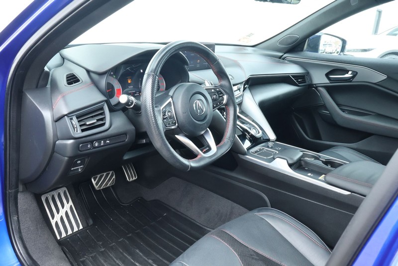 Acura TLX Vehicle Full-screen Gallery Image 18