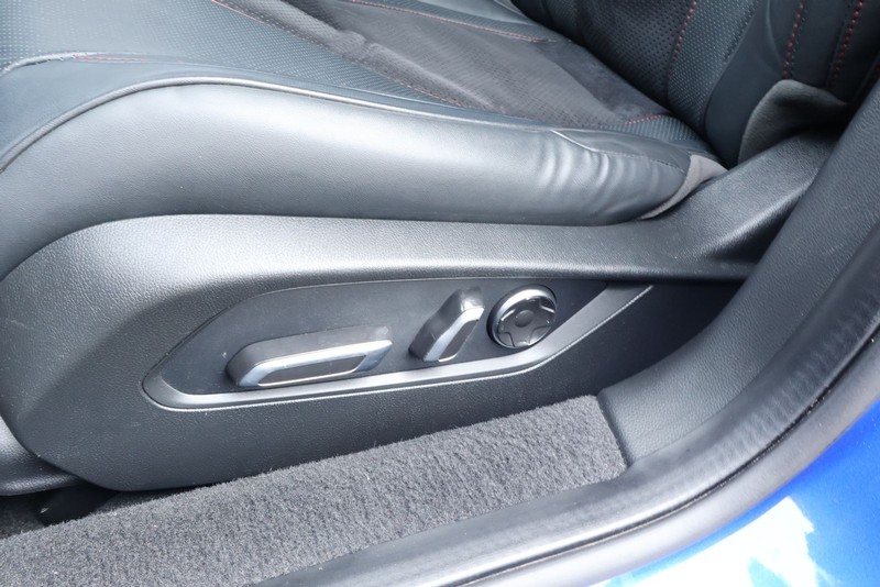 Acura TLX Vehicle Full-screen Gallery Image 20