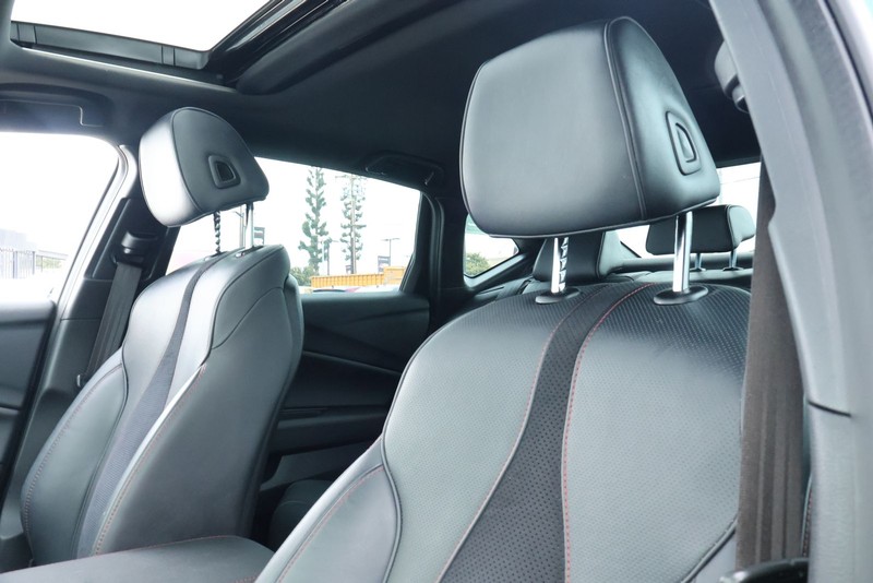 Acura TLX Vehicle Full-screen Gallery Image 22