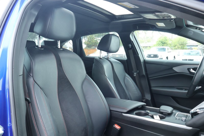 Acura TLX Vehicle Full-screen Gallery Image 25