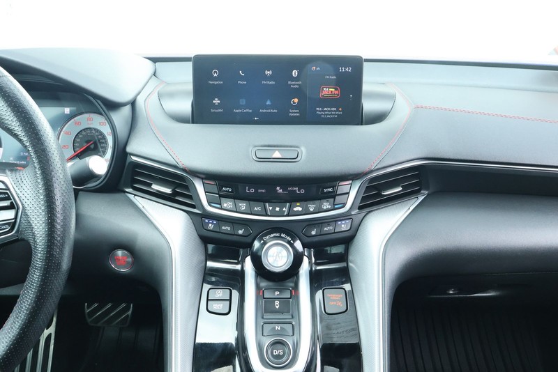 Acura TLX Vehicle Full-screen Gallery Image 31
