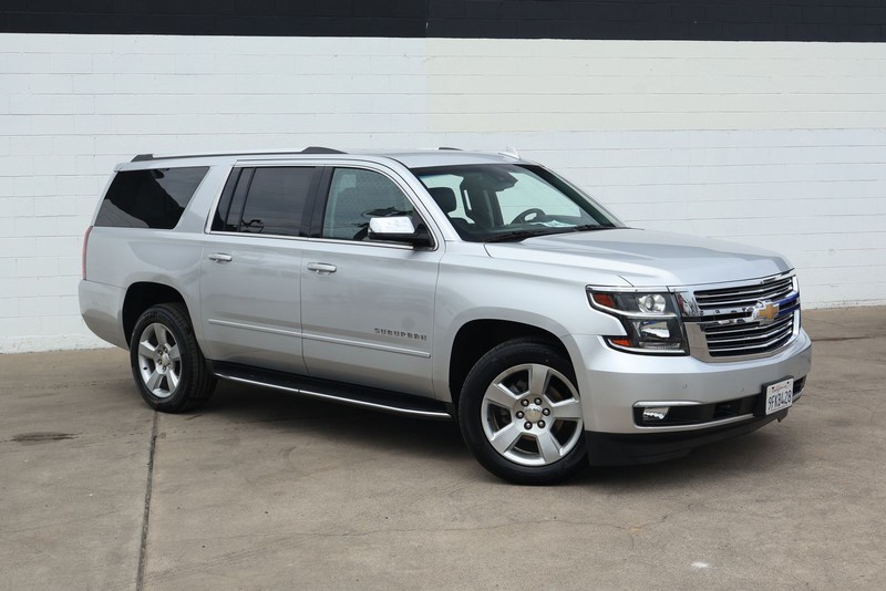 Chevrolet Suburban Vehicle Full-screen Gallery Image 01