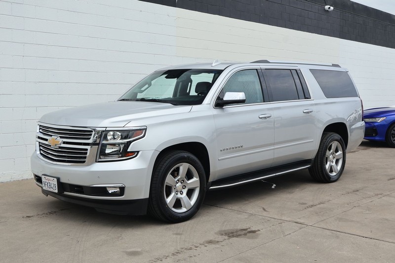 Chevrolet Suburban Vehicle Full-screen Gallery Image 15