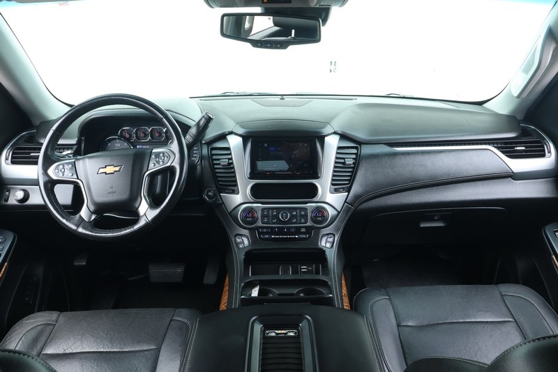 Chevrolet Suburban Vehicle Full-screen Gallery Image 30