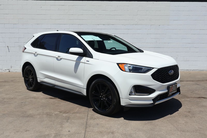 Ford Edge Vehicle Full-screen Gallery Image 01