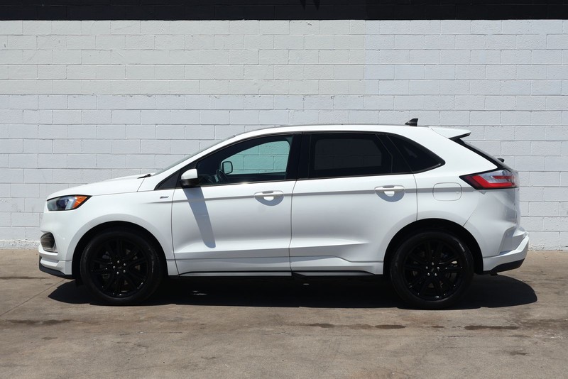 Ford Edge Vehicle Full-screen Gallery Image 13