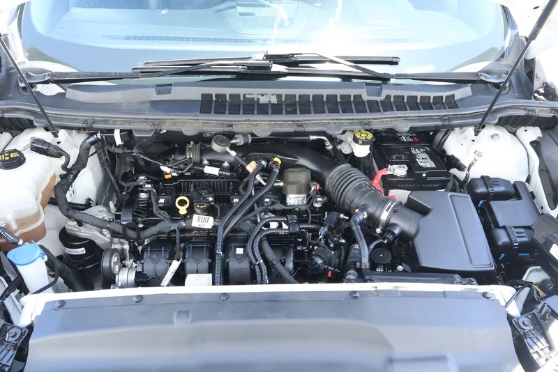 Ford Edge Vehicle Full-screen Gallery Image 16