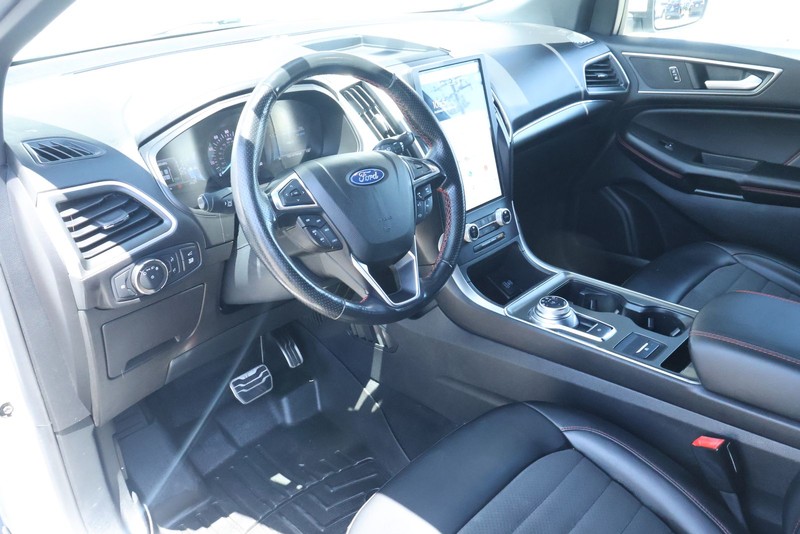 Ford Edge Vehicle Full-screen Gallery Image 19