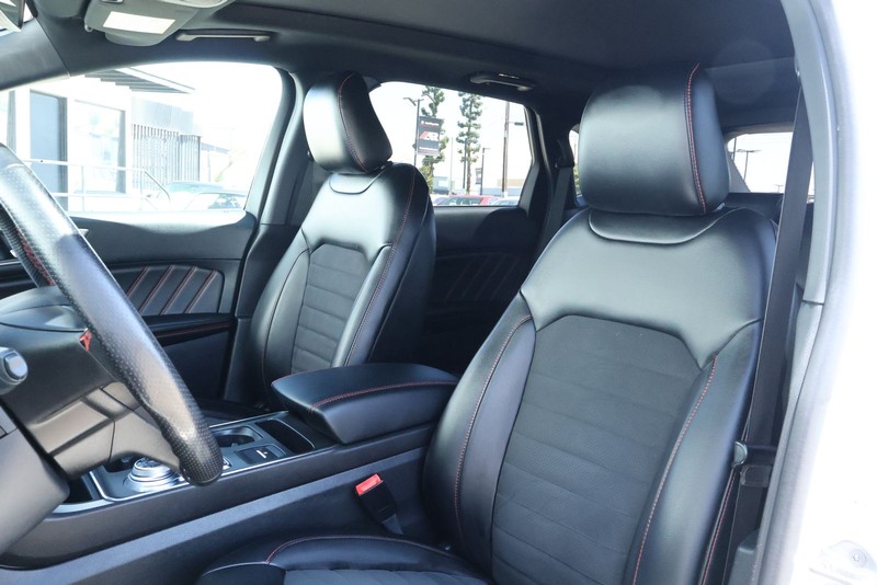 Ford Edge Vehicle Full-screen Gallery Image 22
