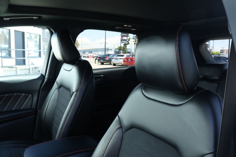 Ford Edge Vehicle Full-screen Gallery Image 23