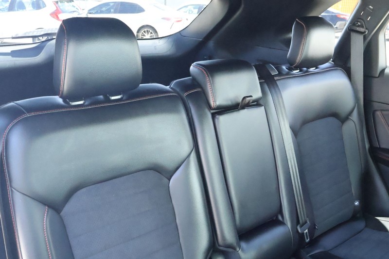 Ford Edge Vehicle Full-screen Gallery Image 27