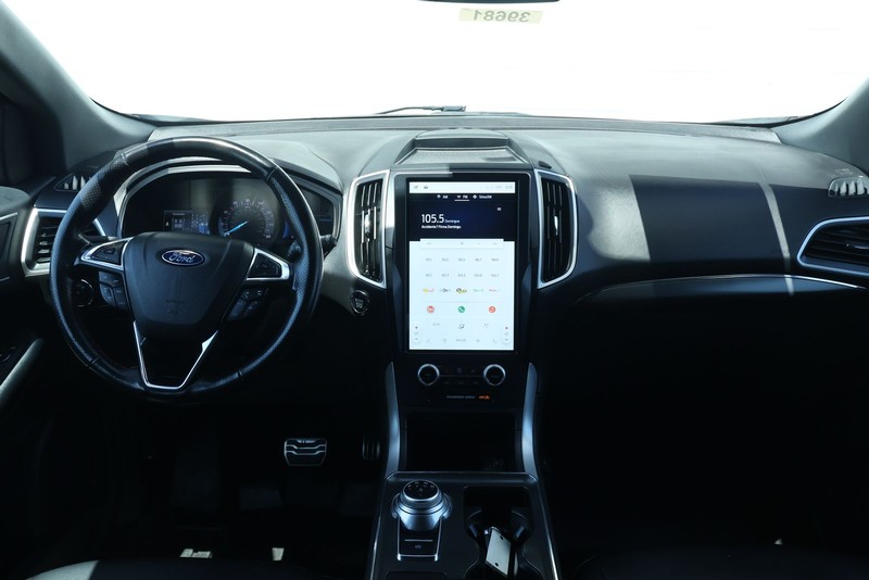 Ford Edge Vehicle Full-screen Gallery Image 29