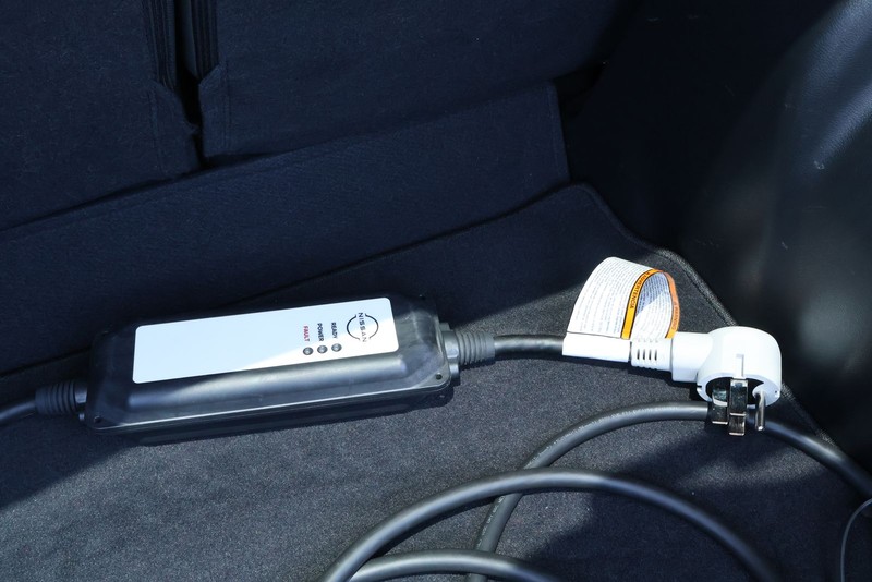 Nissan LEAF Vehicle Full-screen Gallery Image 10