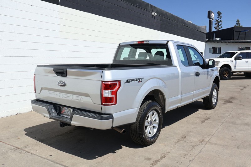 Ford F-150 Vehicle Full-screen Gallery Image 05