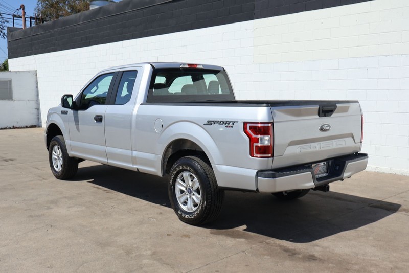 Ford F-150 Vehicle Full-screen Gallery Image 11