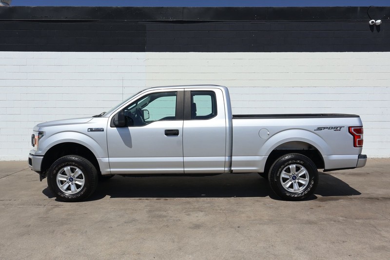 Ford F-150 Vehicle Full-screen Gallery Image 12