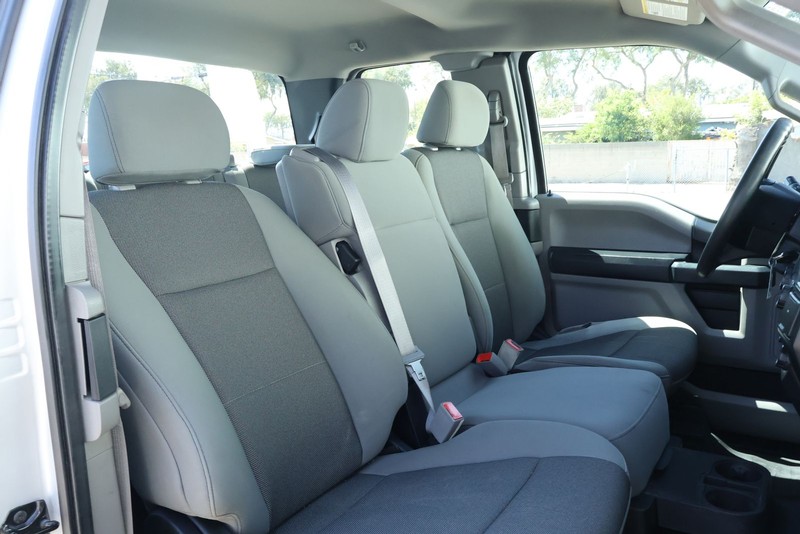 Ford F-150 Vehicle Full-screen Gallery Image 21