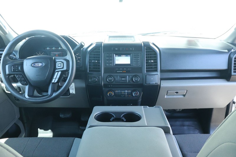 Ford F-150 Vehicle Full-screen Gallery Image 24