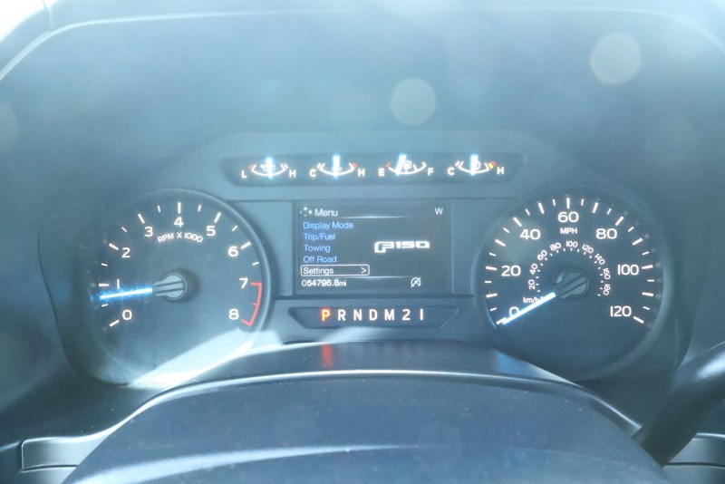 Ford F-150 Vehicle Full-screen Gallery Image 25