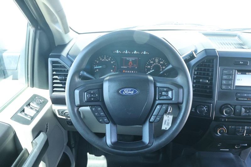 Ford F-150 Vehicle Full-screen Gallery Image 26