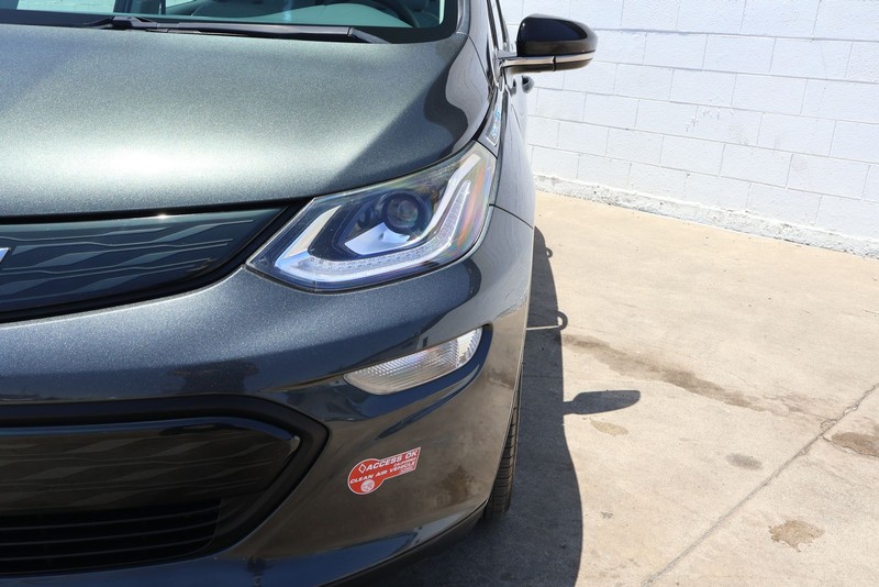 Chevrolet Bolt EV Vehicle Full-screen Gallery Image 03