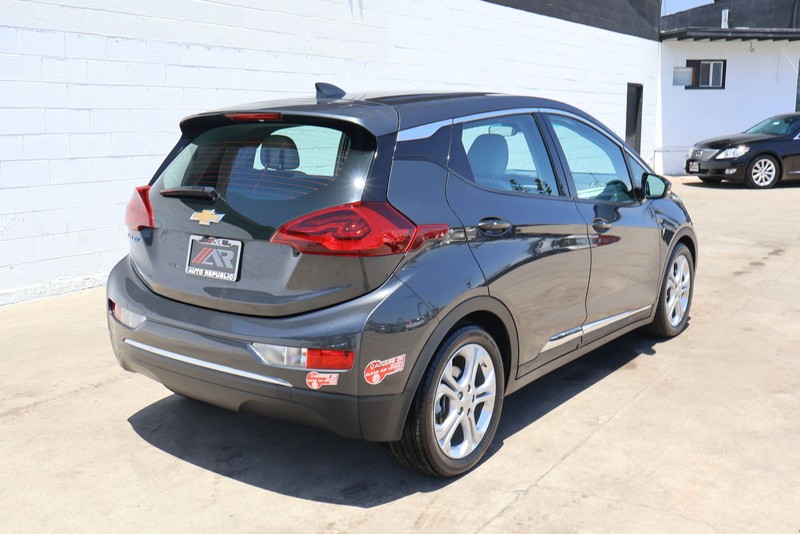 Chevrolet Bolt EV Vehicle Full-screen Gallery Image 05