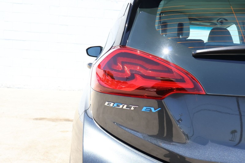 Chevrolet Bolt EV Vehicle Full-screen Gallery Image 07
