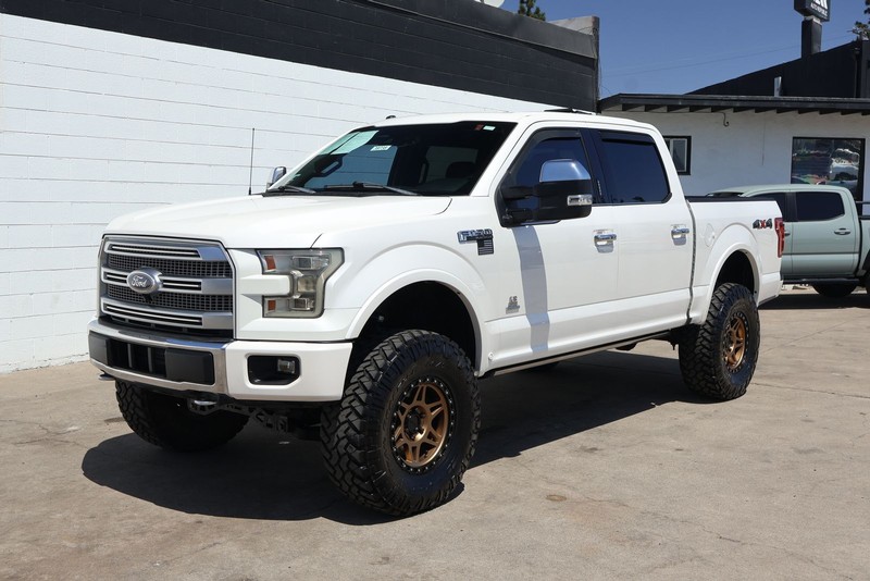 Ford F-150 Vehicle Full-screen Gallery Image 12