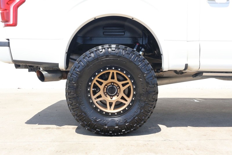 Ford F-150 Vehicle Full-screen Gallery Image 18
