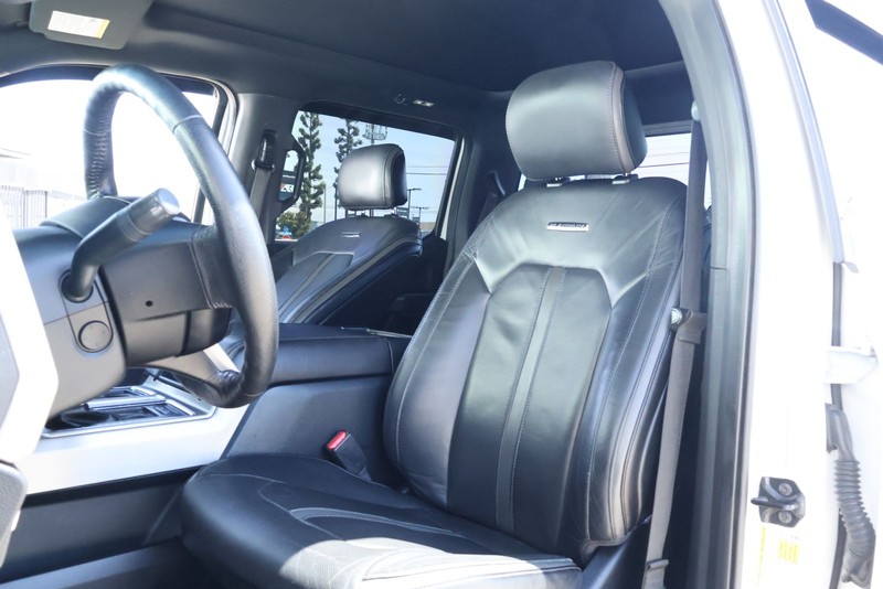 Ford F-150 Vehicle Full-screen Gallery Image 23