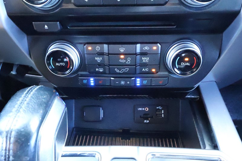 Ford F-150 Vehicle Full-screen Gallery Image 36