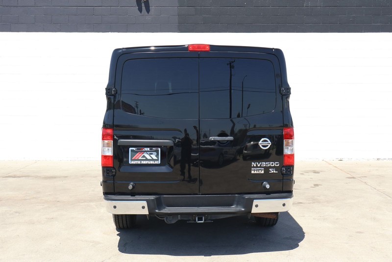 Nissan NVP Vehicle Full-screen Gallery Image 05