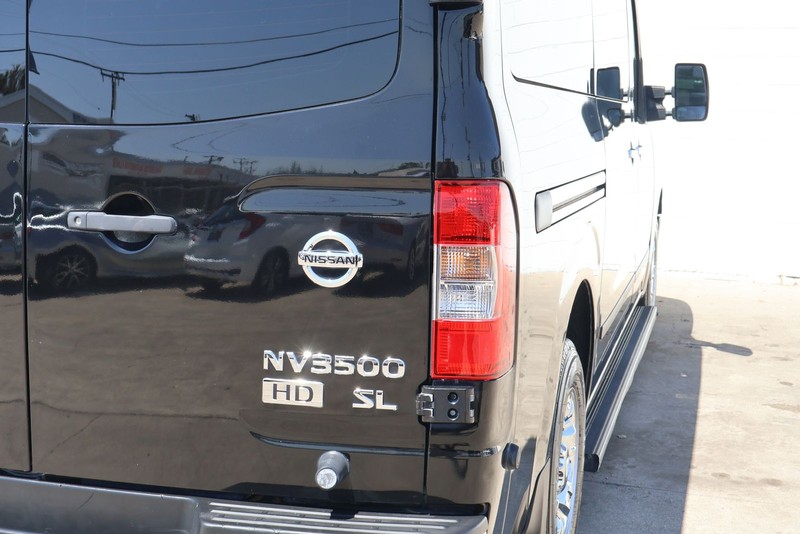 Nissan NVP Vehicle Full-screen Gallery Image 06