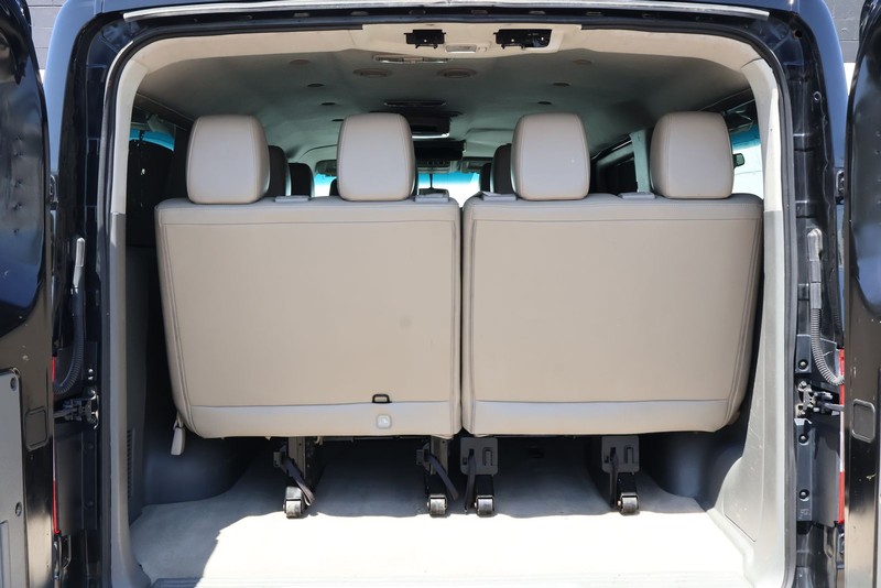 Nissan NVP Vehicle Full-screen Gallery Image 09