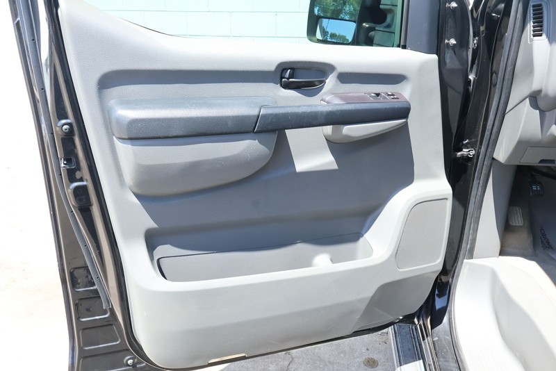 Nissan NVP Vehicle Full-screen Gallery Image 15