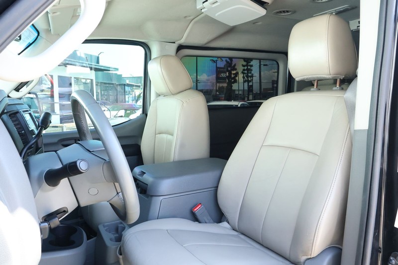 Nissan NVP Vehicle Full-screen Gallery Image 18