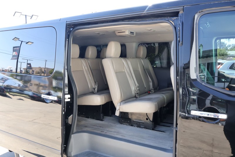 Nissan NVP Vehicle Full-screen Gallery Image 22