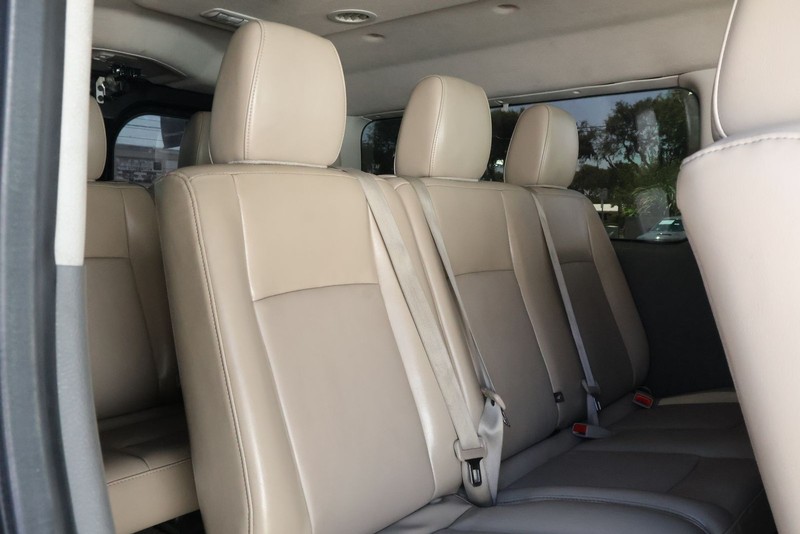 Nissan NVP Vehicle Full-screen Gallery Image 24