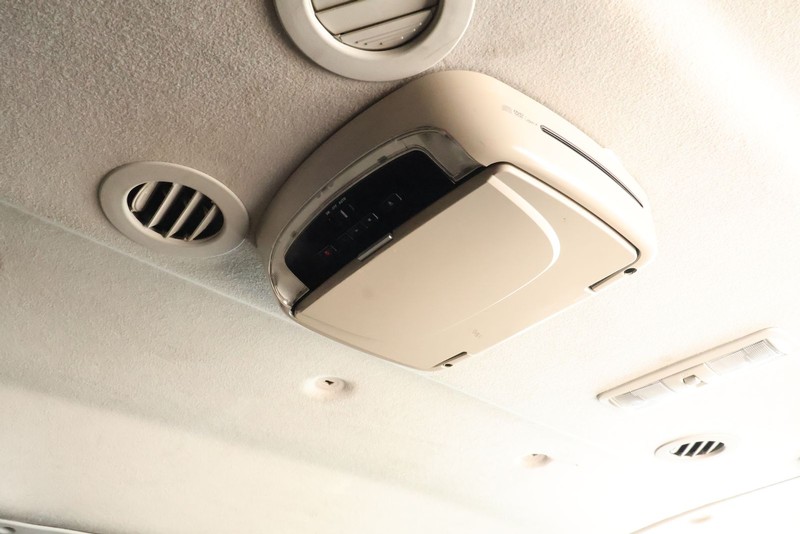 Nissan NVP Vehicle Full-screen Gallery Image 26