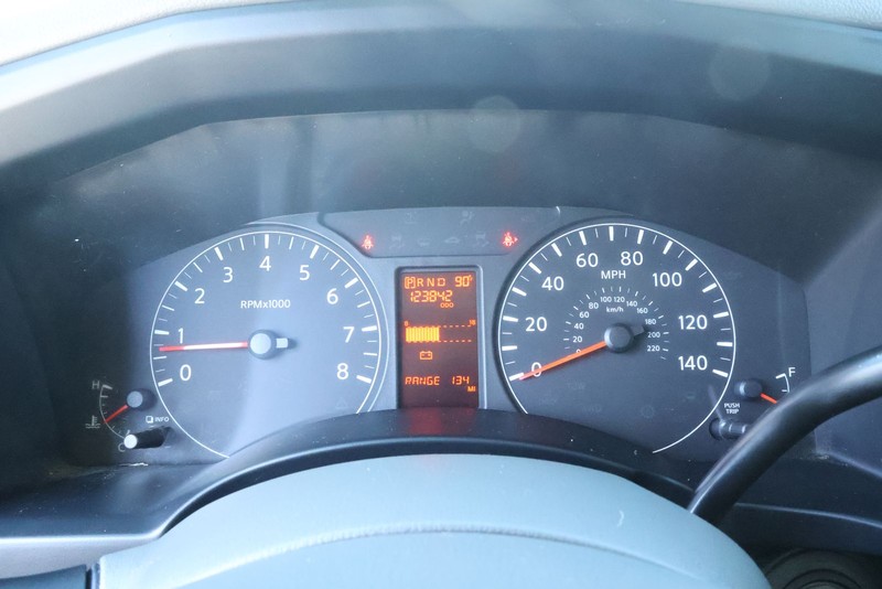 Nissan NVP Vehicle Full-screen Gallery Image 28