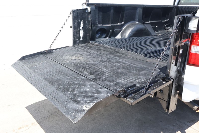 Ford F-150 Vehicle Full-screen Gallery Image 07