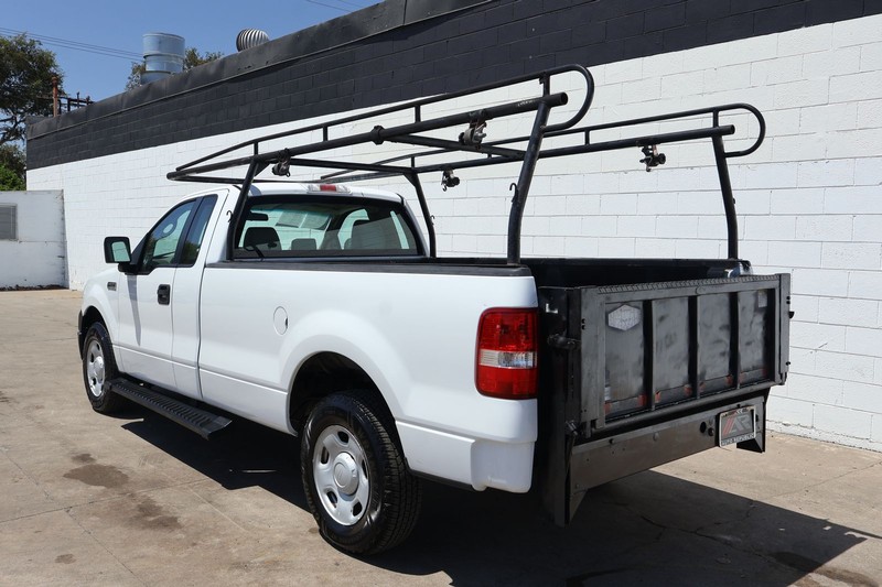 Ford F-150 Vehicle Full-screen Gallery Image 09
