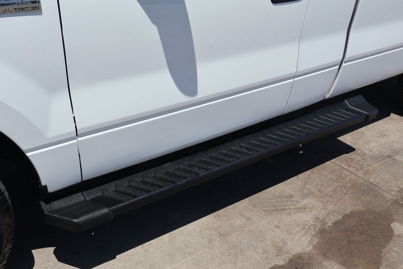 Ford F-150 Vehicle Full-screen Gallery Image 12