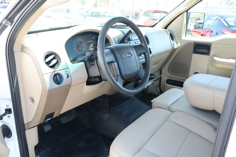 Ford F-150 Vehicle Full-screen Gallery Image 15