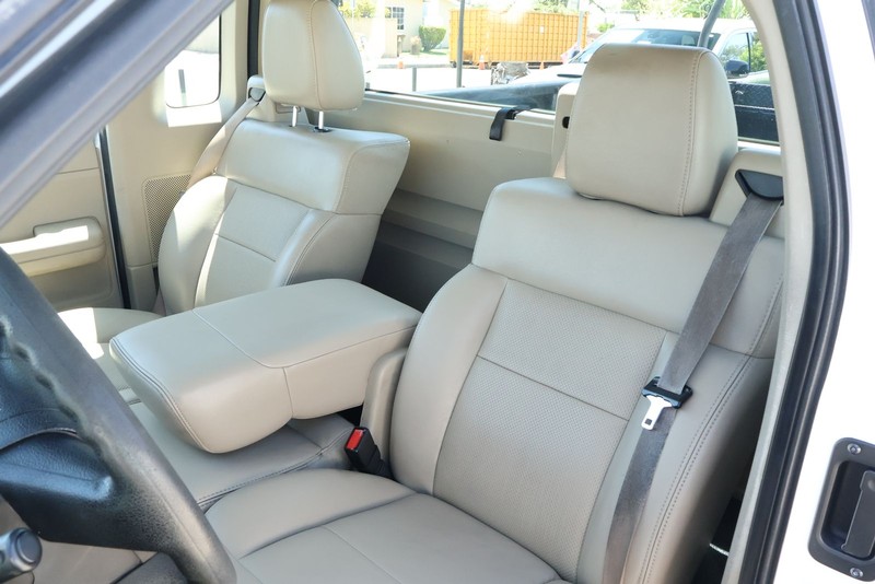 Ford F-150 Vehicle Full-screen Gallery Image 16
