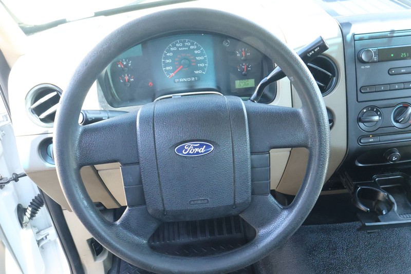 Ford F-150 Vehicle Full-screen Gallery Image 21